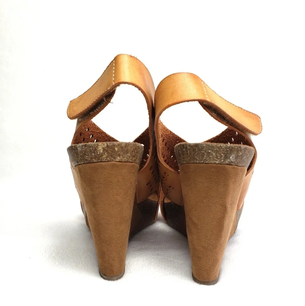 r.b.l.s. Brianna Sandals sz 8.5